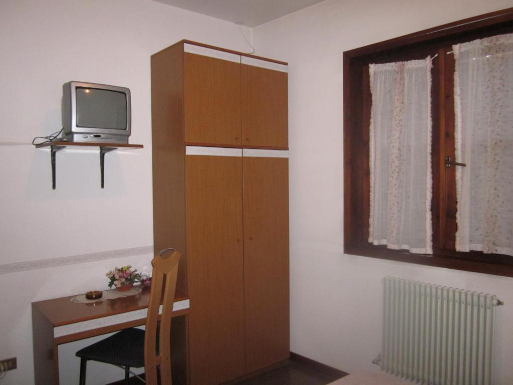 Albergo Leon Bianco Moggio Udinese Стая снимка